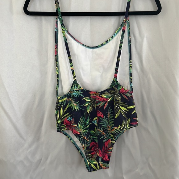 Le Saint Brazilian bathing suit- size medium- excellent condition- worn twice - Picture 7 of 7